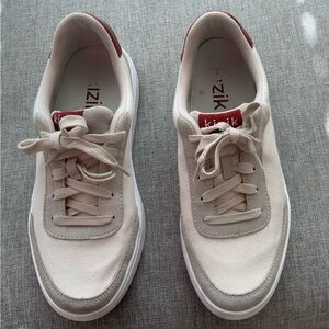 Kizik Women's Cream and Red Sneakers